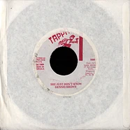 Dennis Brown - She Just Don't Know / Version