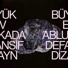 Büyük Ev Ablukada - Defansif Dizayn EU Edition With Alternate Artwork