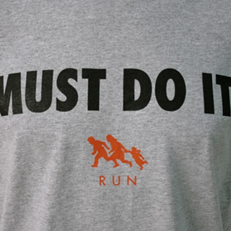 Soy Clothing - Must do it T-Shirt