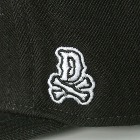 Dissizit! - Diss Blox fitted cap