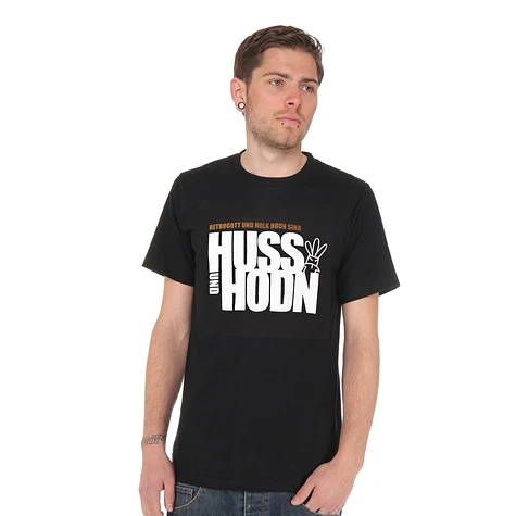 Huss und Hodn (Retrogott & Hulk Hodn) - Jetzt Schämst Du Dich Logo T-Shirt