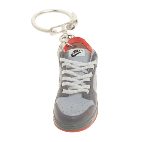 Sneaker Chain - Nike SB Dunk Low Pigeon