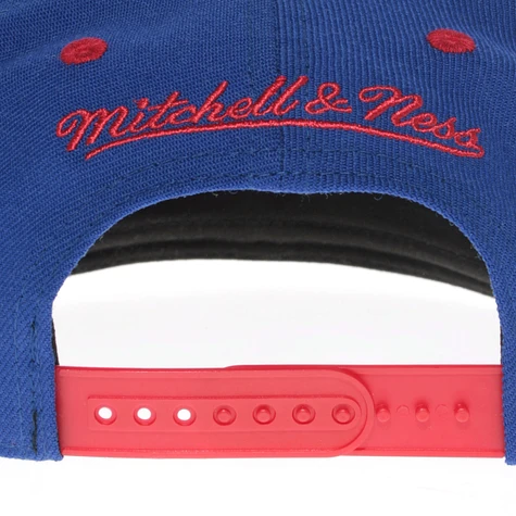 Mitchell & Ness - Detroit Pistons NBA Logo 2 Tone Snapback Cap