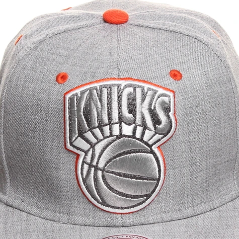 Mitchell & Ness - NY Knicks NBA Dark Grey Road XL Snapback Cap