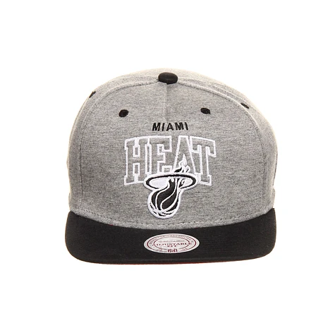 Mitchell & Ness - Miami Heat NBA Pull Thru Snapback Cap