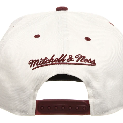Mitchell & Ness - Chicago Bulls NBA Cream Arch Snapback Cap
