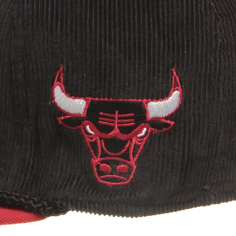Mitchell & Ness - Chicago Bulls NBA Cord Script Snapback Cap