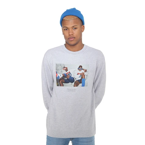 Akomplice x Kiks Tyo - D.R.E.A.M. Sweater