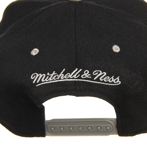 Mitchell & Ness - Los Angeles Kings NHL Paisley Print Snapback Cap