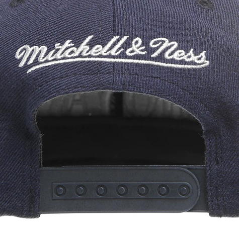Mitchell & Ness - Georgetown NCAA Freshman Snapback Cap