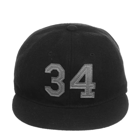 Undefeated - Vincent Ebbets Strapback Cap