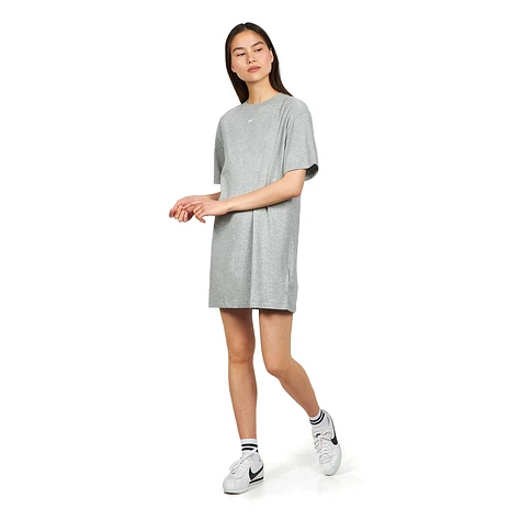Nike - Sportswear Essential Dress Nike - Sportswear Essential Dress