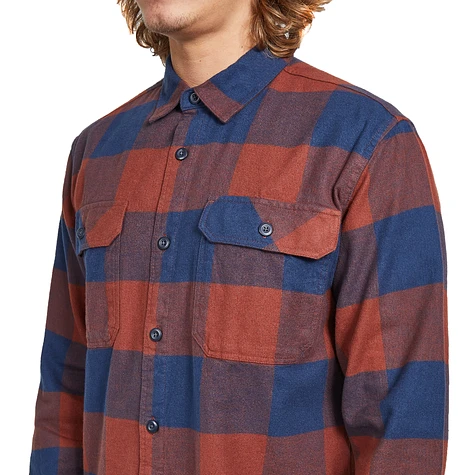 Patagonia - Long-Sleeved Organic Cotton MW Fjord Flannel Shirt