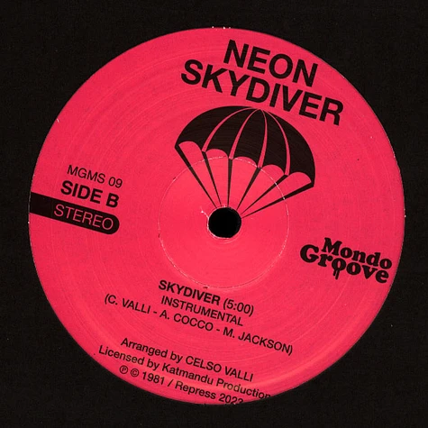Neon - Skydiver