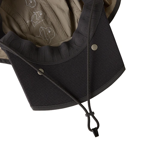 The North Face - Class V Converible Sunshield