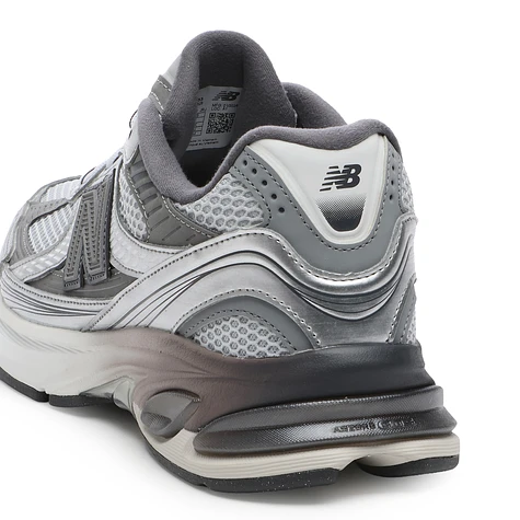 New Balance - U2010
