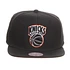 Mitchell & Ness - New York Knicks NBA Vintage Black And White Snapback Cap
