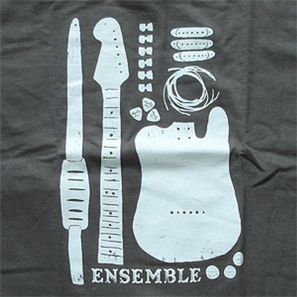 Ubiquity - Ensemble T-Shirt