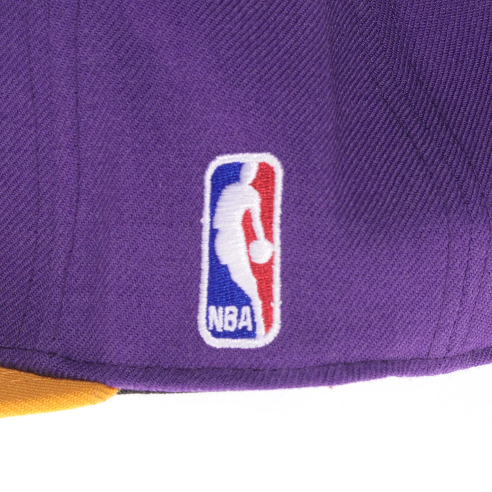 Mitchell & Ness - Los Angeles Lakers NBA Logo 2 Tone Snapback Cap