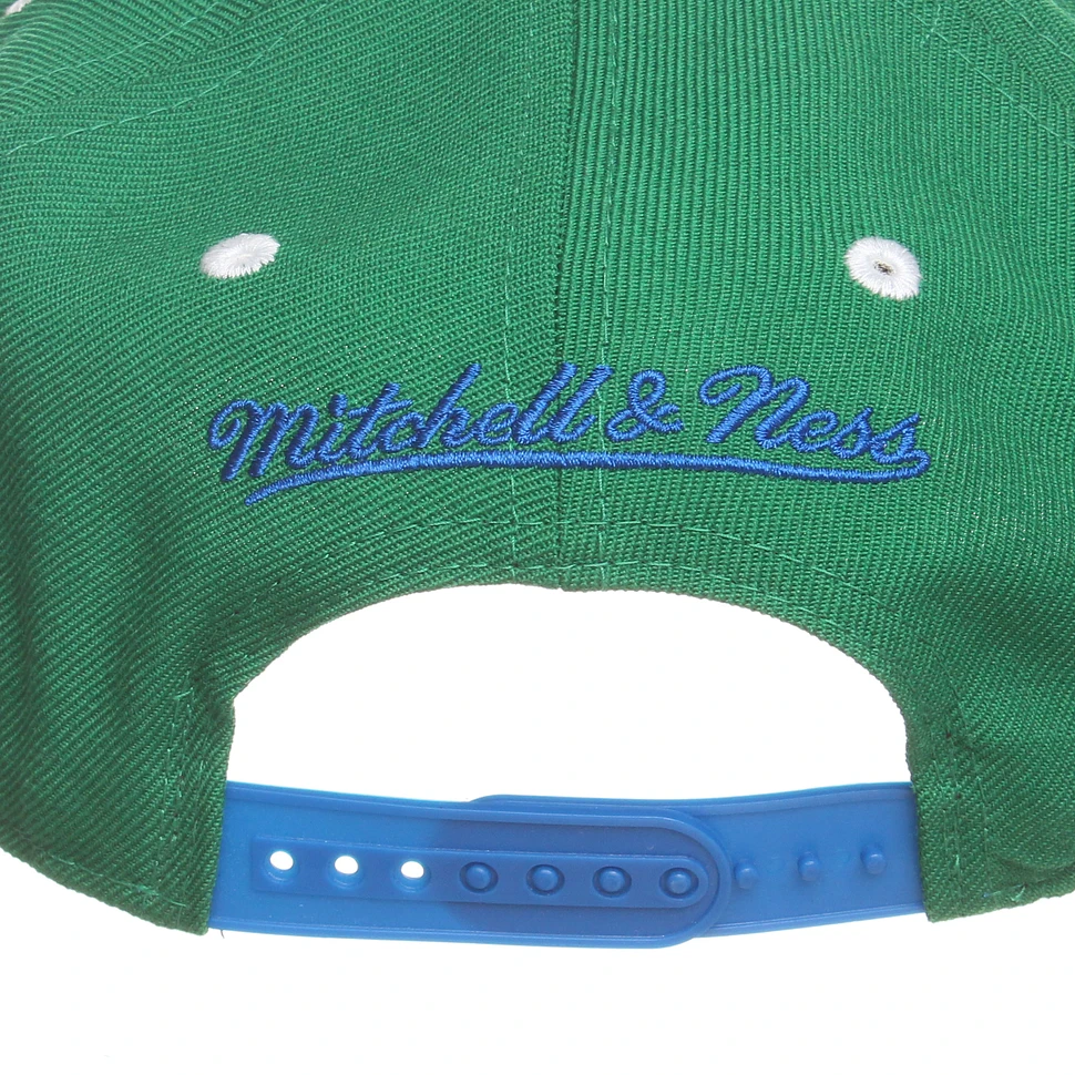 Mitchell & Ness - Dallas Mavericks NBA 2 Tone Script Snapback Cap