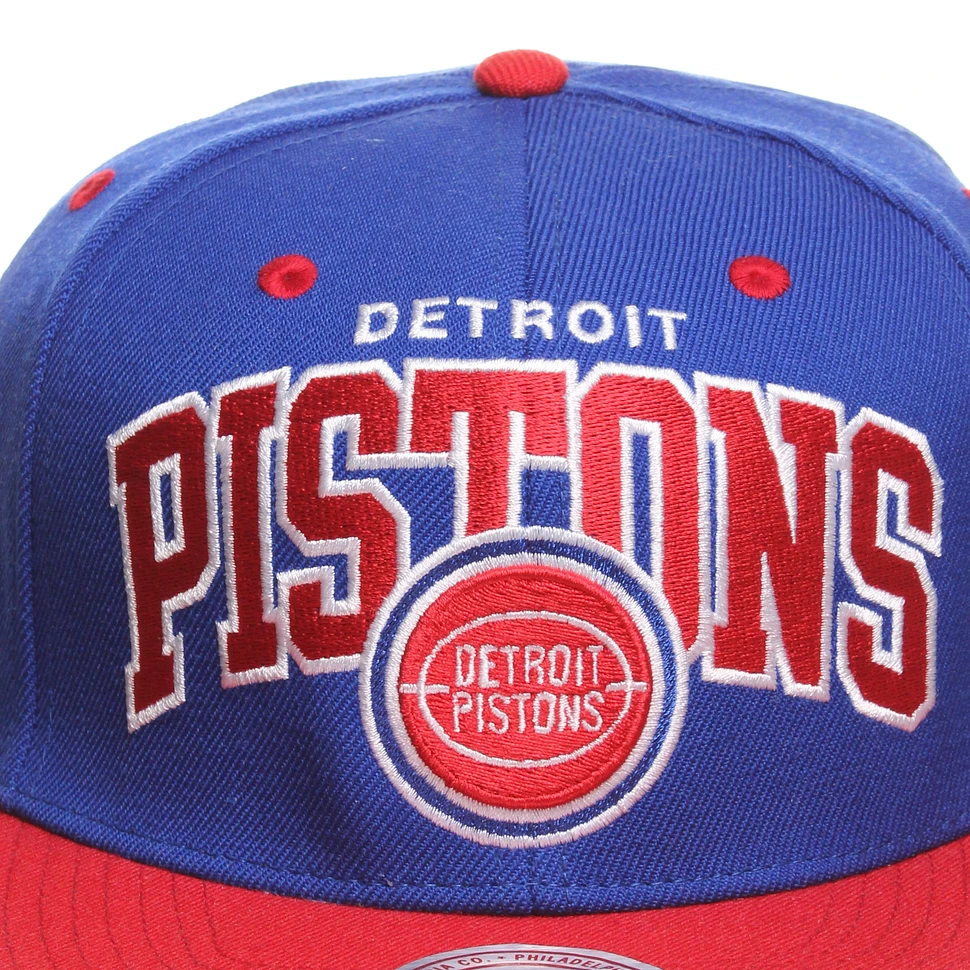 Mitchell & Ness - Detroit Pistons NBA Arch 2 Tone Snapback Cap
