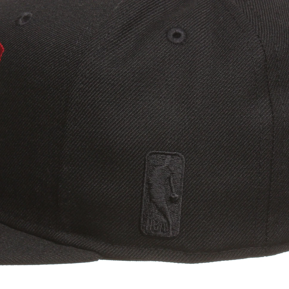 Mitchell & Ness - Miami Heat NBA Black Team Arch Snapback Cap