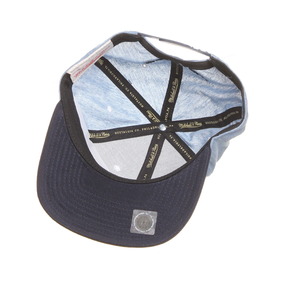 Mitchell & Ness - Michigan Wolverines NCAA Chambray 2 Snapback Cap