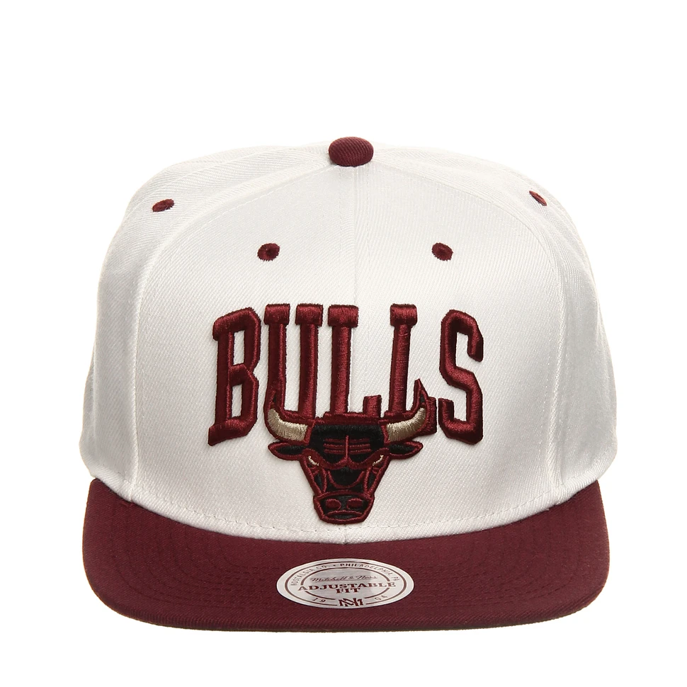 Mitchell & Ness - Chicago Bulls NBA Cream Arch Snapback Cap