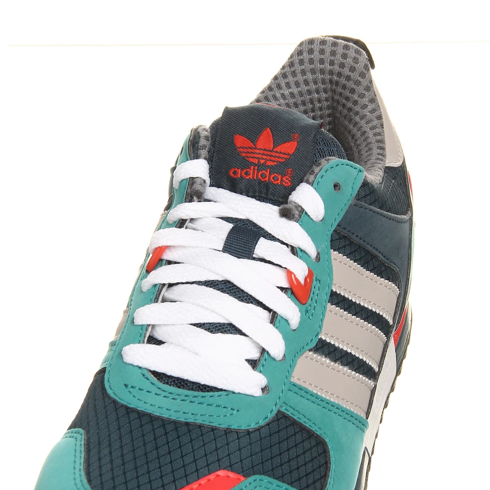 adidas - ZX 700