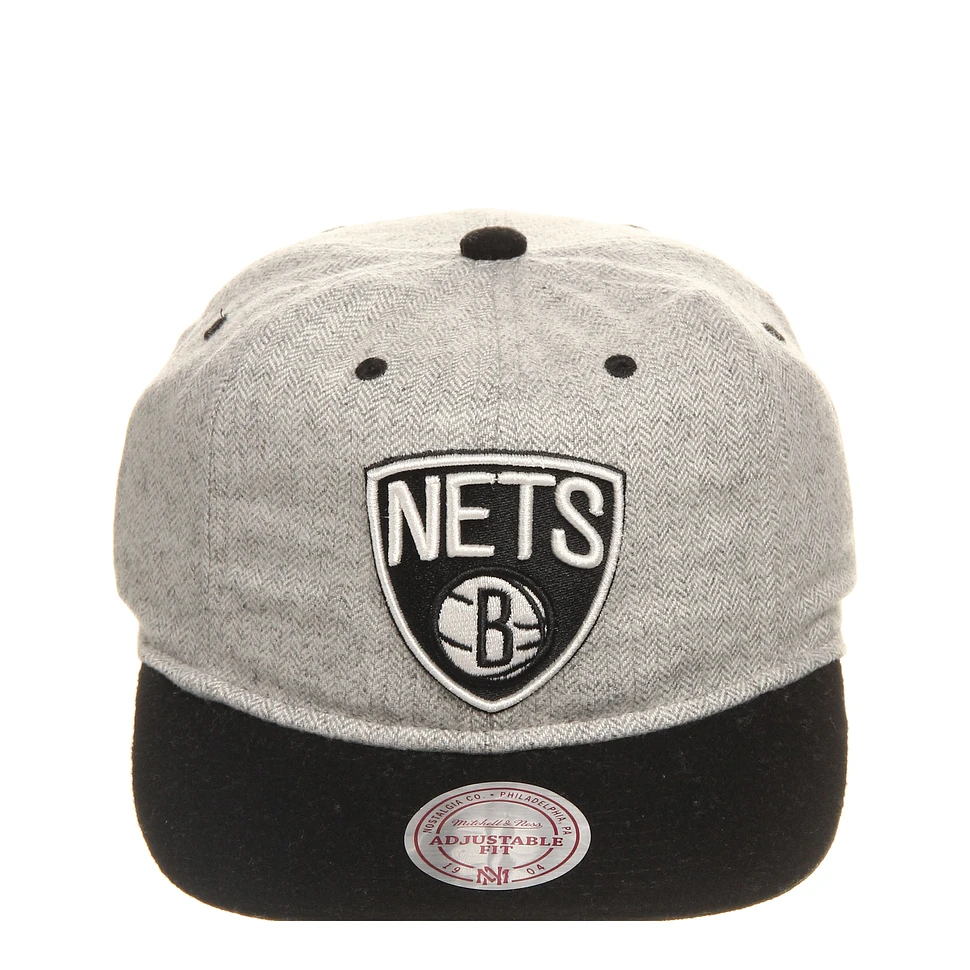 Mitchell & Ness - Brooklyn Nets NBA Plate Strapback Cap
