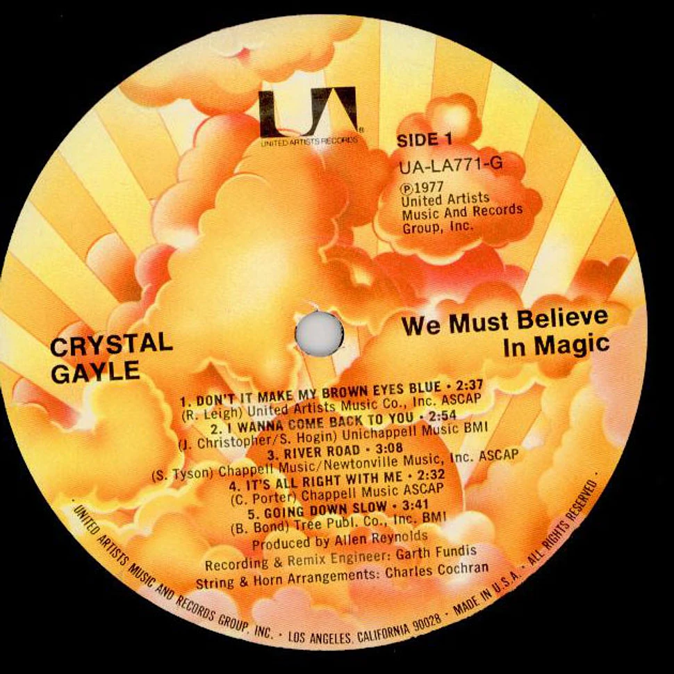 Crystal Gayle - We Must Believe In Magic