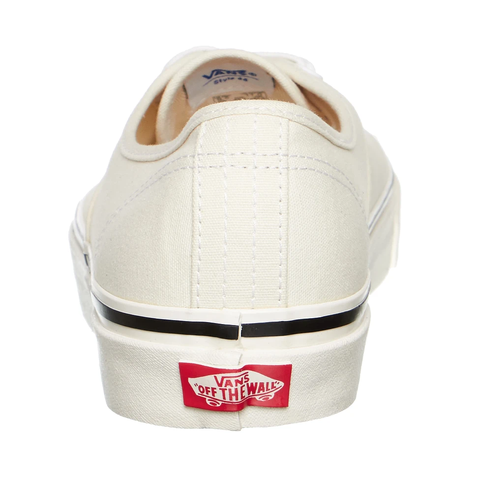 Vans authentic 44 hot sale dx classic white