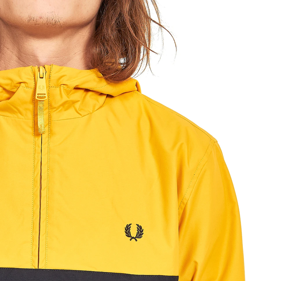 Fred Perry - Half Zip Panelled Jacket