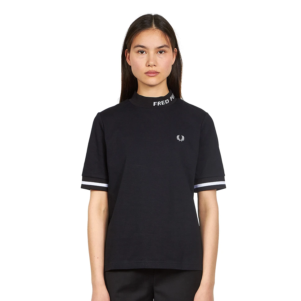 Fred Perry - High Neck Fred Perry T-Shirt