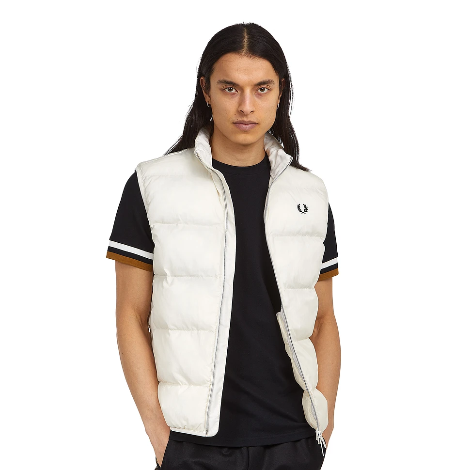 クリアランス セール 新品未使用 Fred Perry Insulated Gilet (Ecru