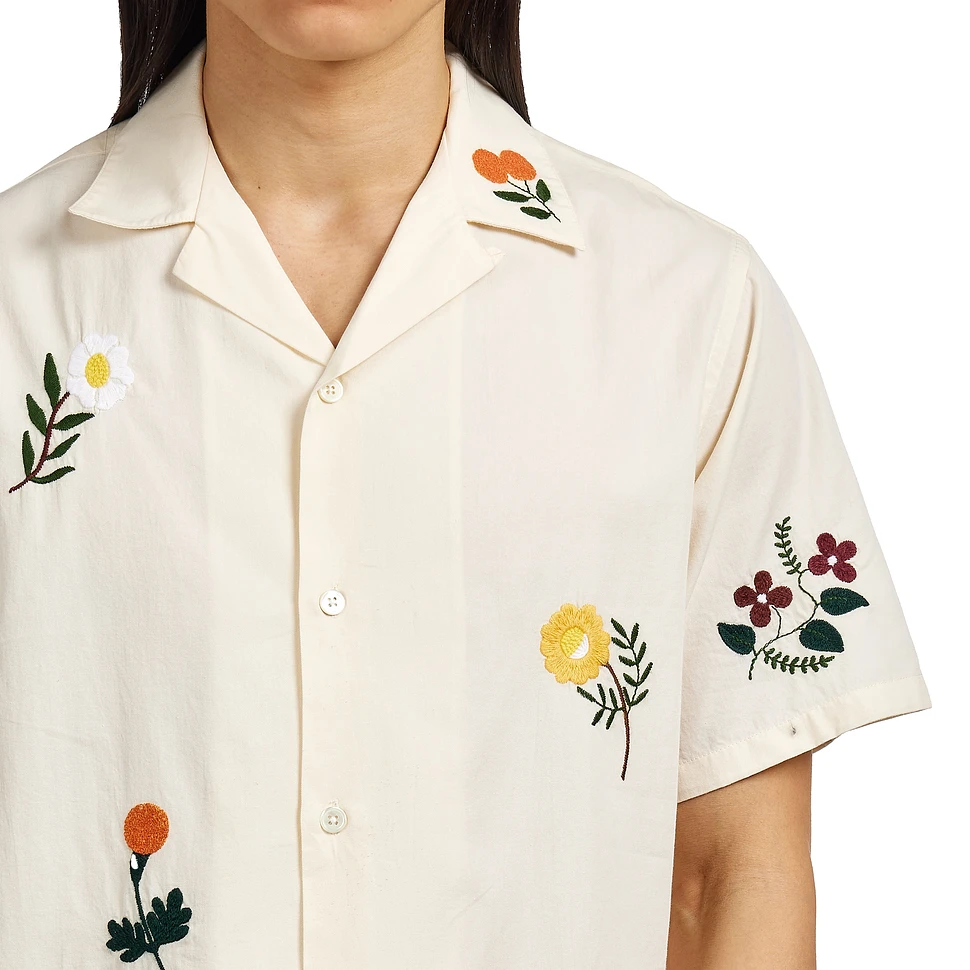 Portuguese Flannel - Embroidery Flowers Shirt