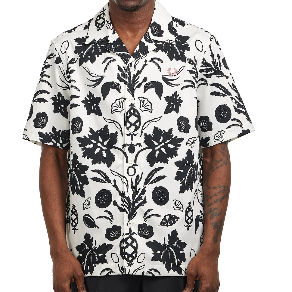 Fred Perry - Botanical Print Revere Collar Shirt (Light Ecru