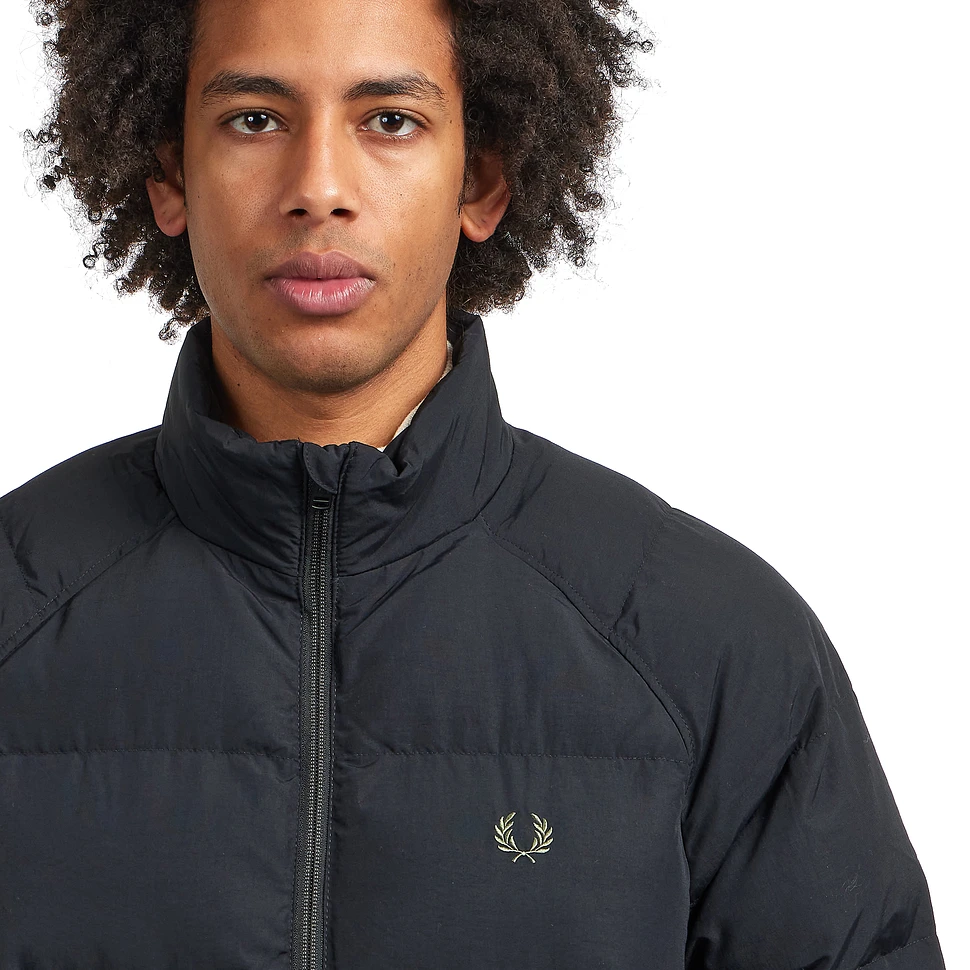 Fred Perry - Raglan Sleeve Padded Jacket (Black) | HHV