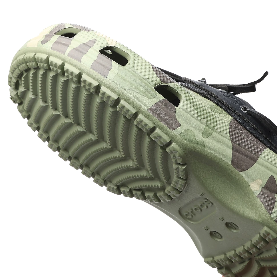 Crocs - Classic Duck Camo Boat Shoe (Black / Cargo) | HHV