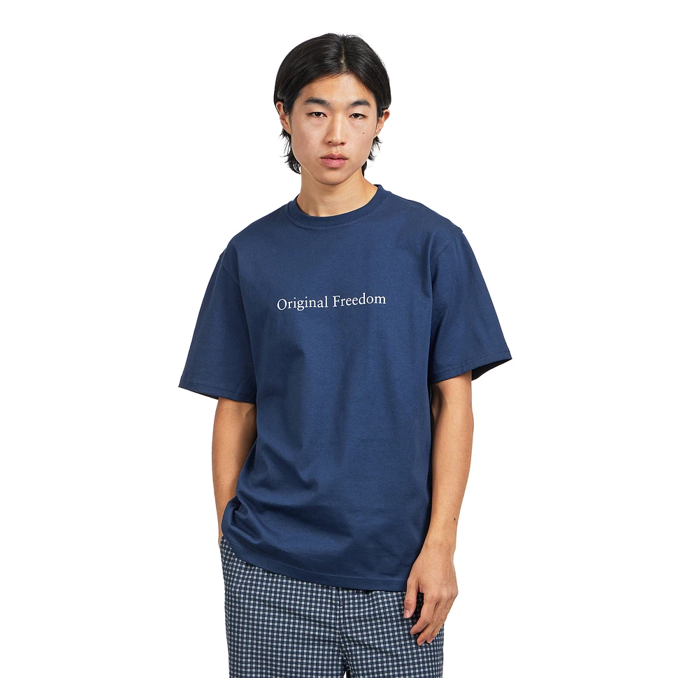 Vase Tee